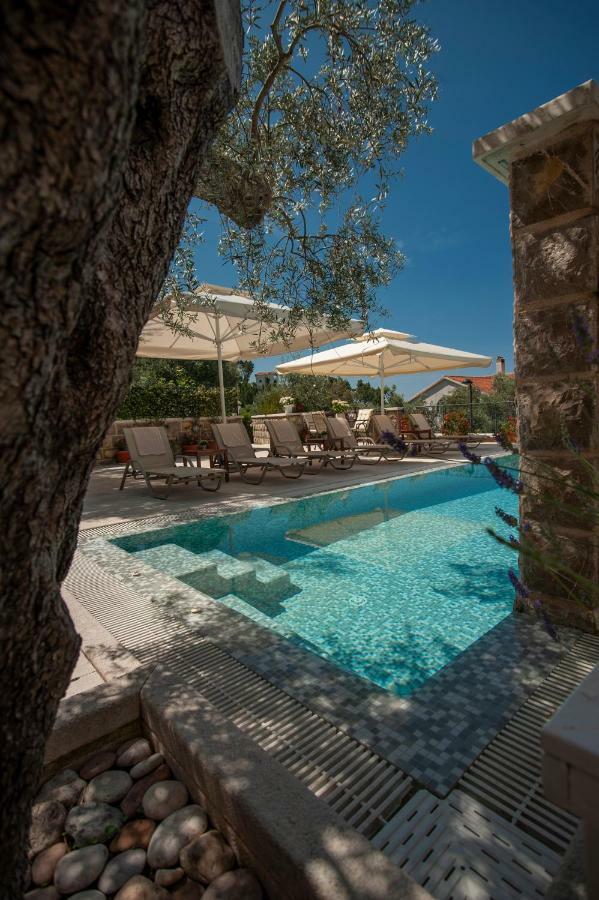 Villa Stevan 스베티스테판 외부 사진